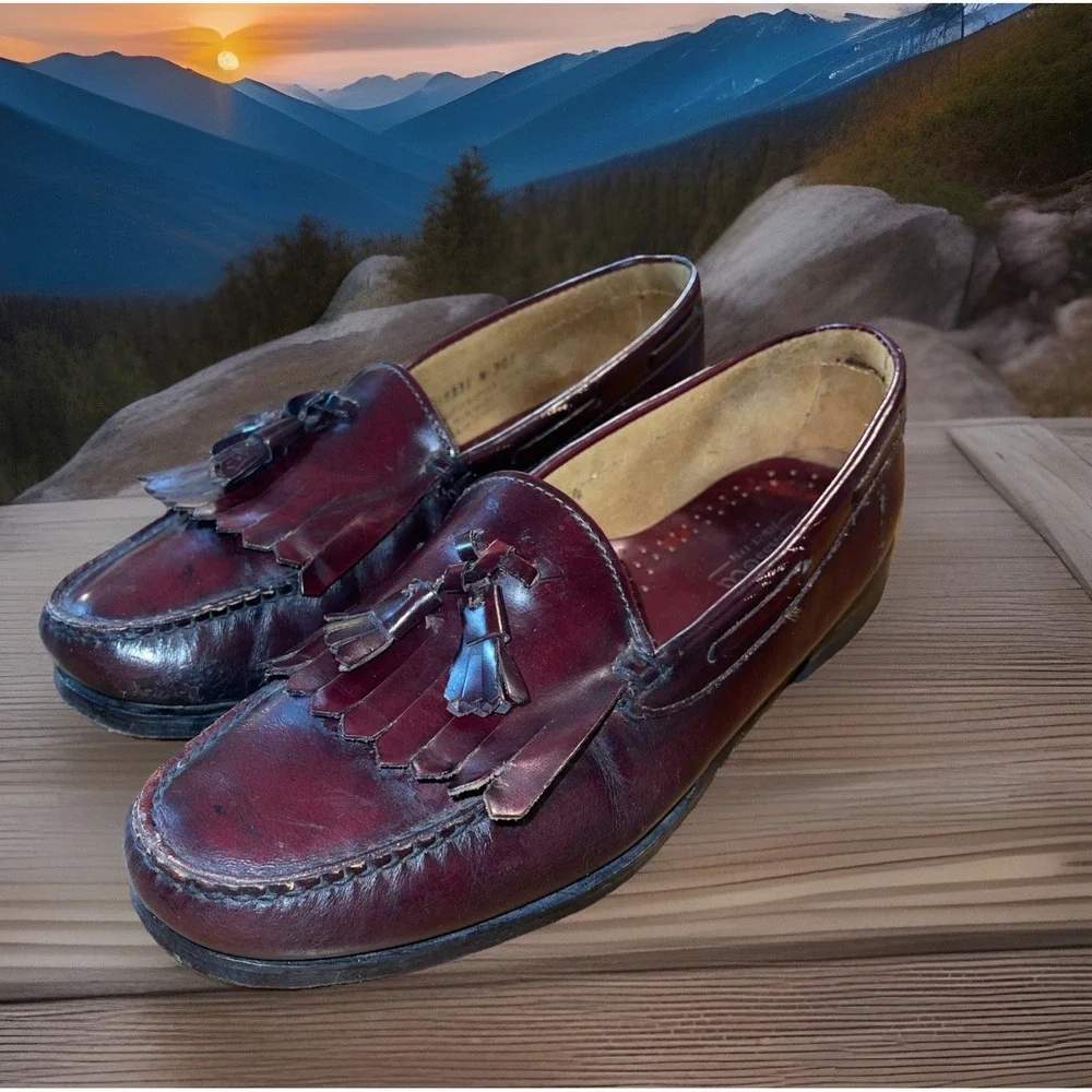 GH Bass & Co. Kiltie Tassel Loafer Men 11 D Burgundy Classy Sophisticated Preppy